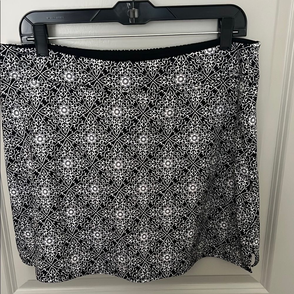 Tranquility by Colorado Clothing Black and White Skort